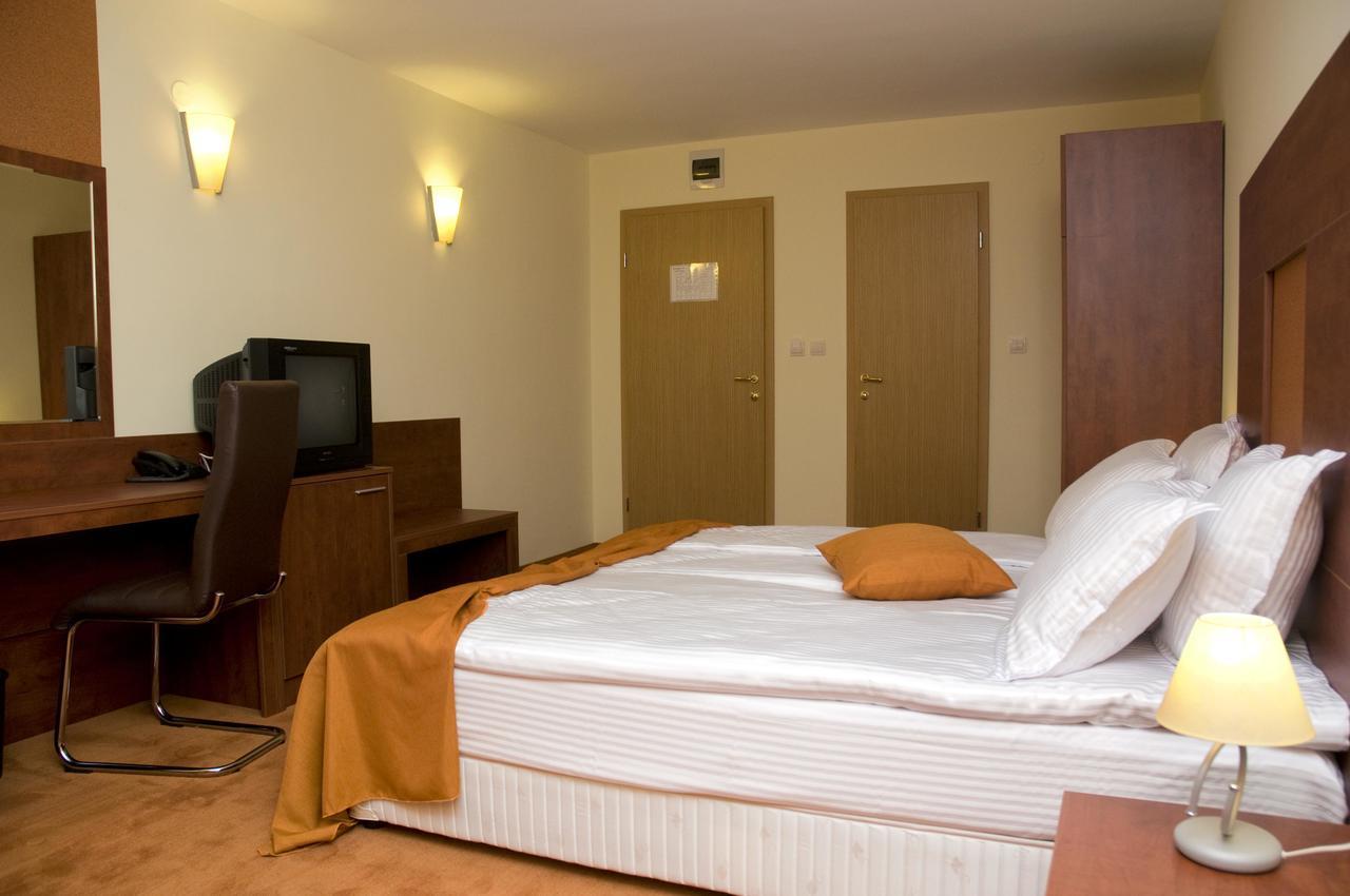 Hotel 4 Zona Σόφια Εξωτερικό φωτογραφία